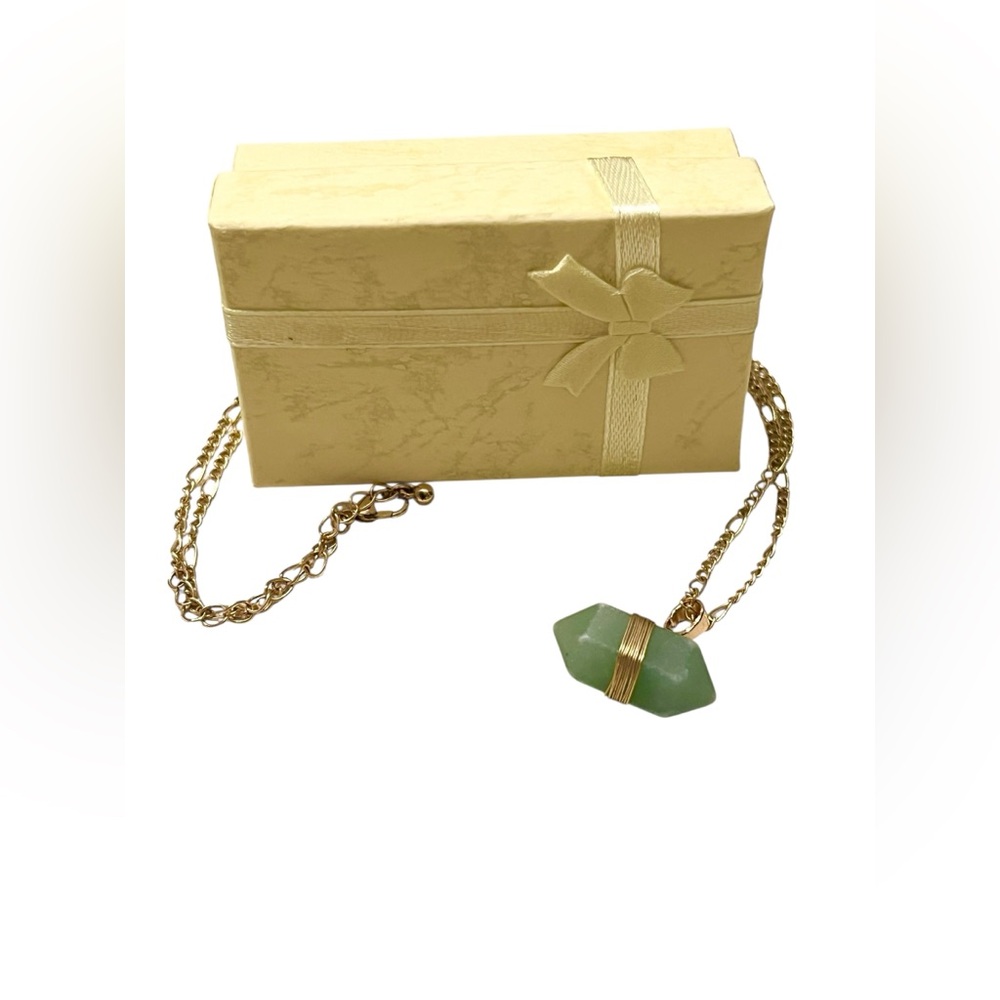 Handcrafted Green Agate Double Point Pendant Necklace – Gold Tone Chain - Picture 4 of 6
